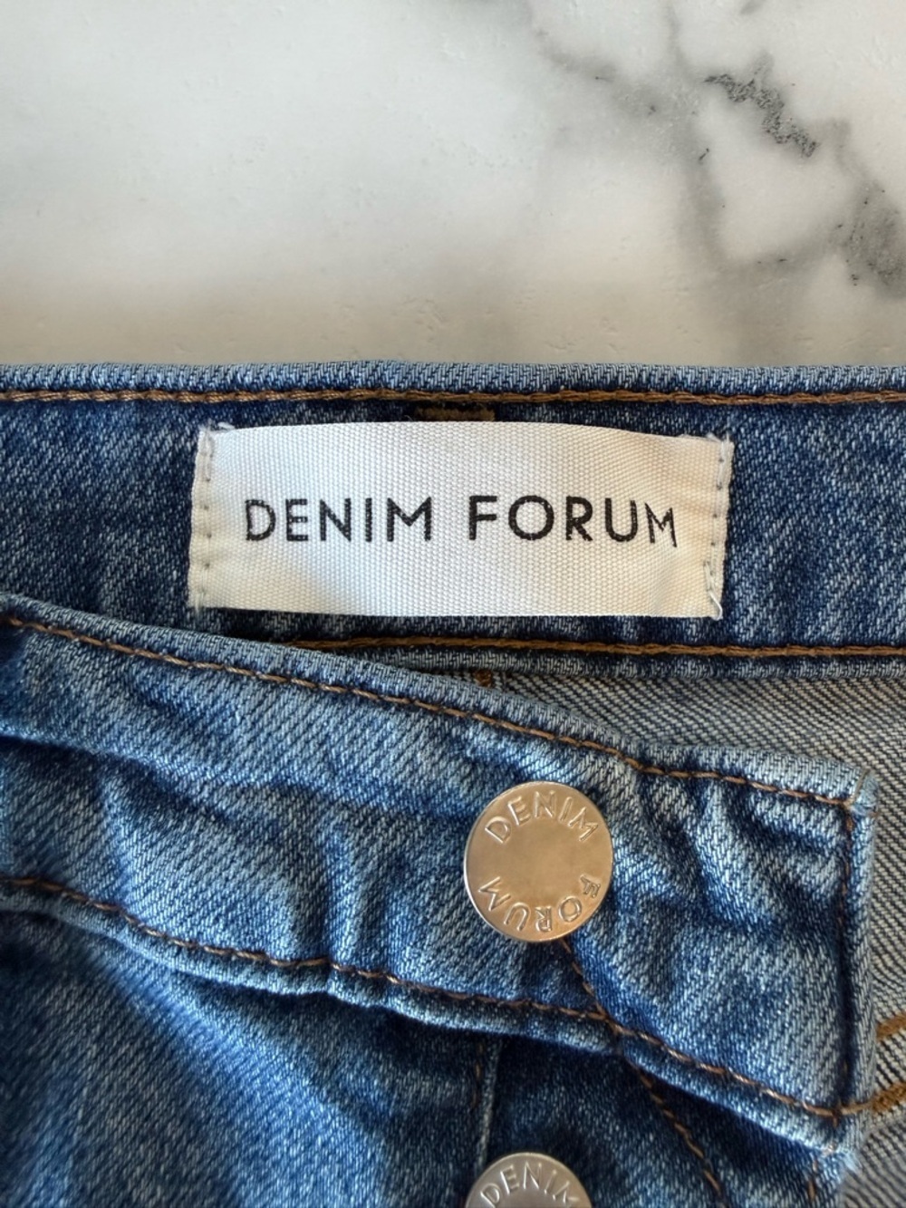 Denim Forum The Arlo High Rise Straight size 28 Medium Wash Denim Button Fly - Picture 2 of 13